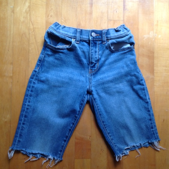 Old Navy Boys Distressed/Cut Jean Shorts Size 12 - Picture 1 of 12